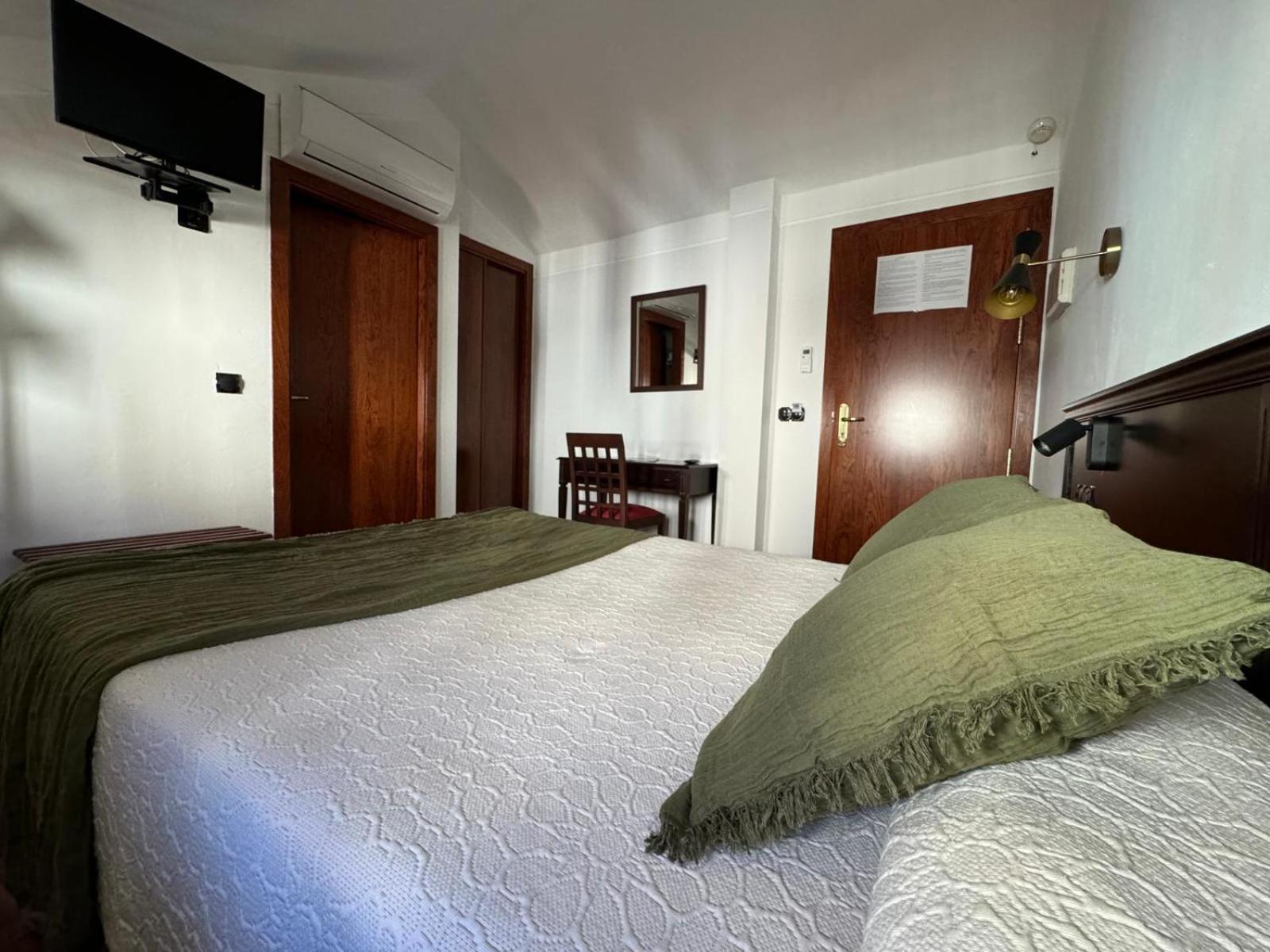 Hospedium Hotel La Fuente Candelario Extérieur photo