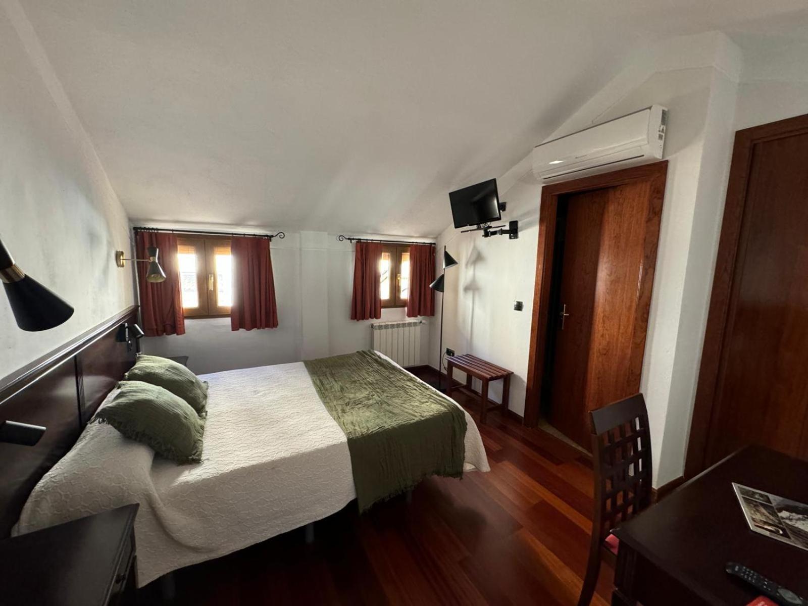 Hospedium Hotel La Fuente Candelario Extérieur photo