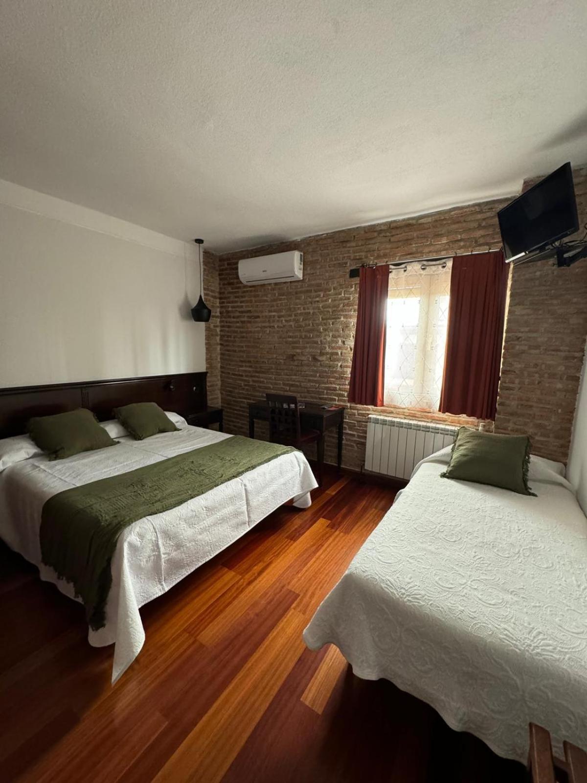 Hospedium Hotel La Fuente Candelario Extérieur photo