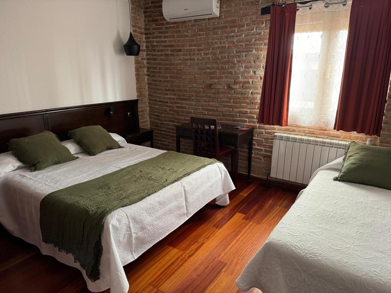 Hospedium Hotel La Fuente Candelario Extérieur photo