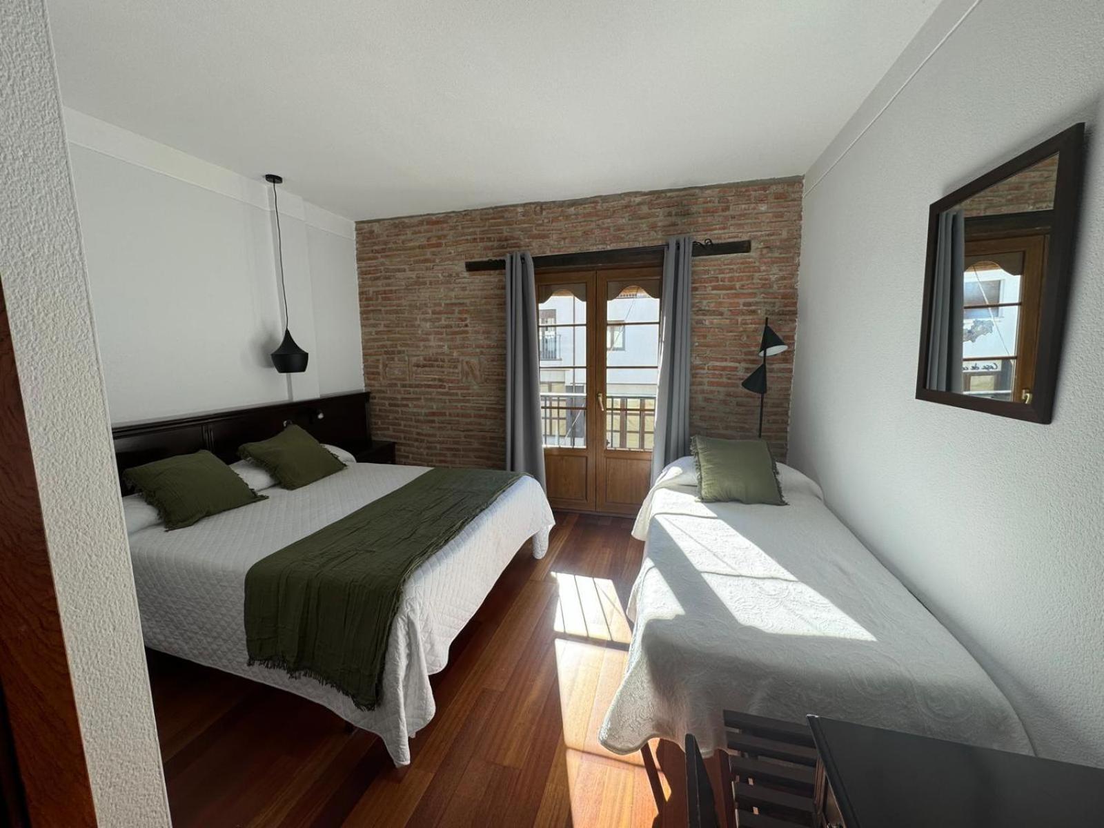 Hospedium Hotel La Fuente Candelario Extérieur photo